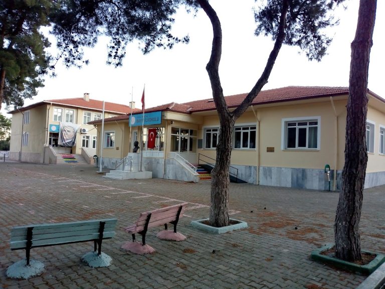 Bayır İlkokulu