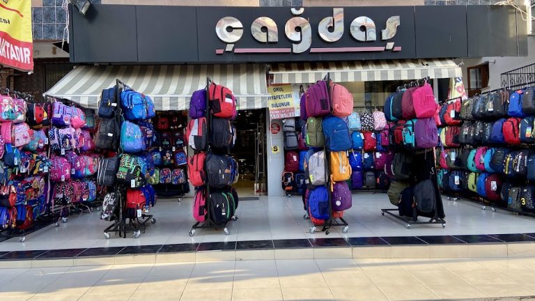 Çağdaş Giyim ve Okul Kıyafetleri