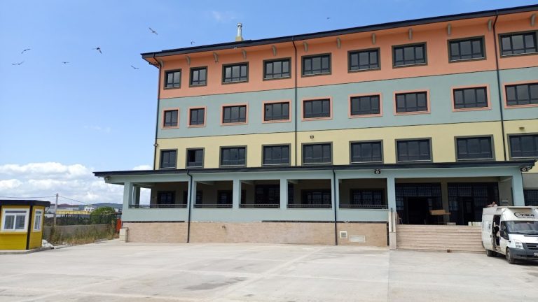 Çayırova Anadolu lisesi