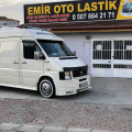 Emir Oto Lastik ve Emir Otomotiv Yol Yardım (Hüseyin Akagündüz) logosu