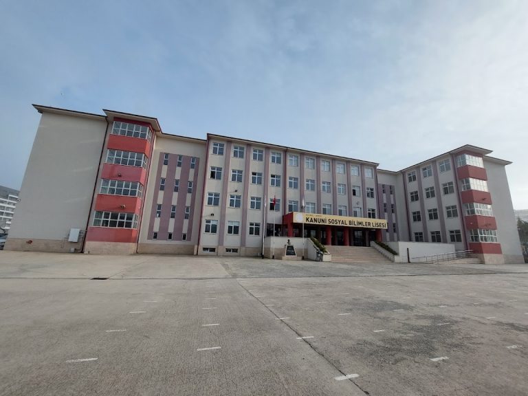 Kanuni Sosyal Bilimler Lisesi
