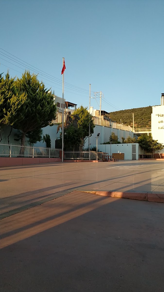 Mahinur Cemal Uslu Ortaokulu