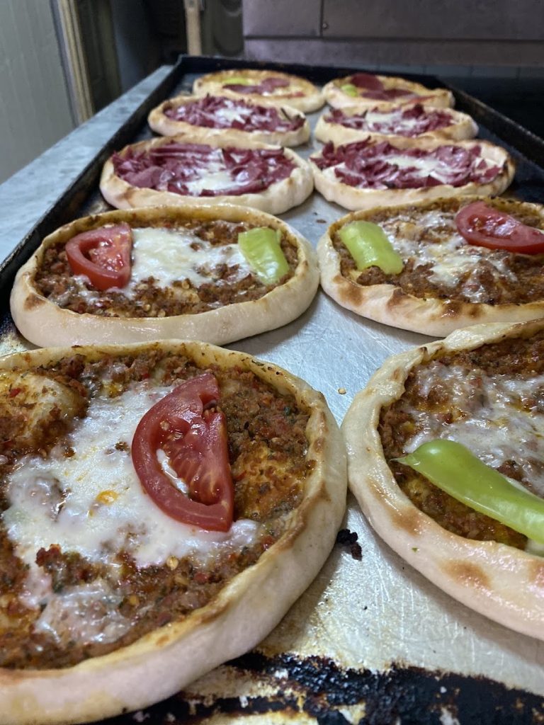 Meşhur Sarıyer Börekçisi Pasta & Kafe