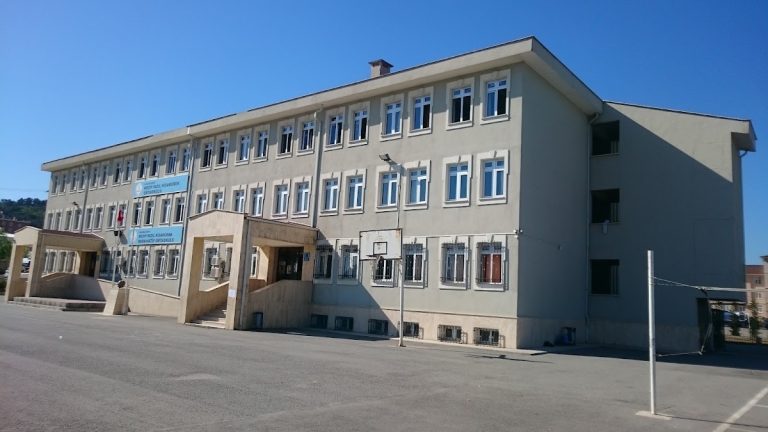 Necip Fazıl Kısakürek Ortaokulu