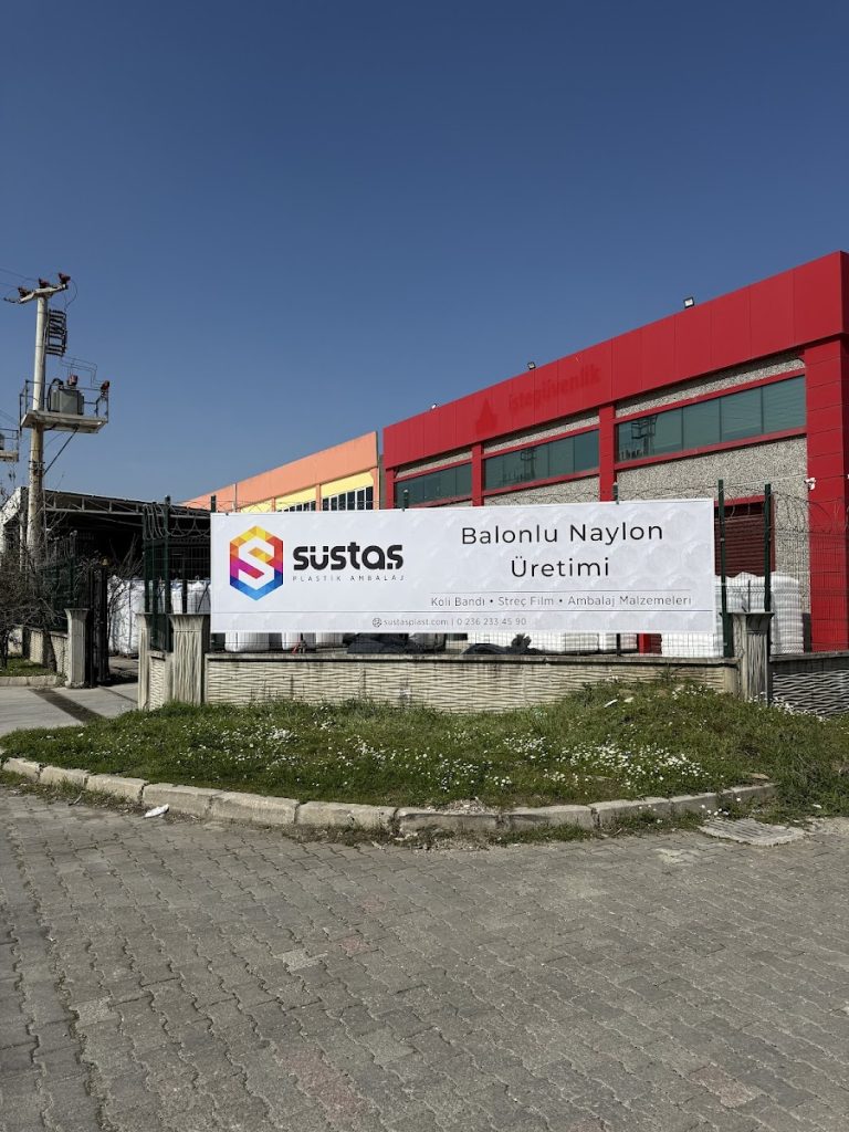 SÜSTAŞ PLASTİK – BALON NAYLON ÜRETİMİ – TOPTAN PATPAT NAYLON – KOLİ BANDI ÜRETİMİ – AMBALAJ MALZEMESİ TOPTANCISI