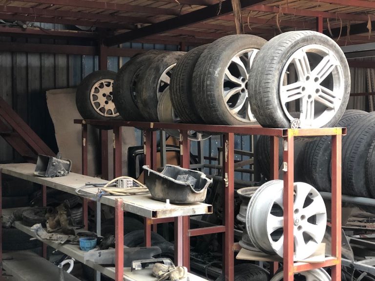 Şah Otomotiv Hasarlı Alım Satım & Çıkma Merkezi