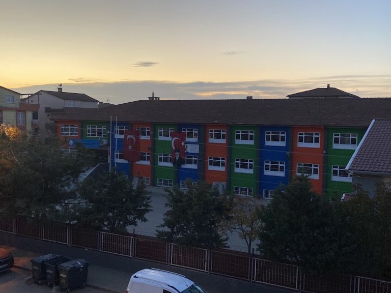Süreyya Yalcın İlkokulu