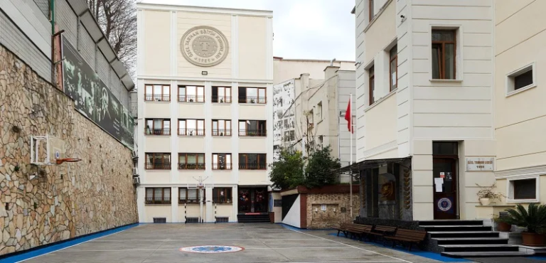 Tarhan Koleji