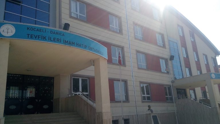 Tevfik İleri İmam Hatip Ortaokulu